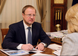 Виктор Томенко поручил увеличить расходы на дорожную деятельность и приобретение техники