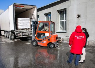 Очередную партию гуманитарного груза готовят к отправке из Барнаула на Донбасс