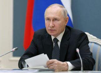 На Заседании Совета безопасности вице-премьер Марат Хуснуллин доложил Президенту о ходе работ в ДНР, ЛНР, Запорожской и Херсонской областях и о программах социально-экономического развития