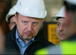 Губернатор Виктор Томенко посетил предприятие «Комплекс Агро» — одно из ведущих в России по производству сельхозтехники