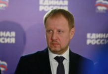 Губернатор Виктор Томенко в телеграм канале сообщил, что для того, чтобы уравнять денежное довольствие мобилизованных и контрактников в зоне СВО, в Алтайском крае военнослужащие, заключившие контракт с 1 марта 2023 года, будут получать дополнительную материальную помощь в размере 100 тысяч рублей.