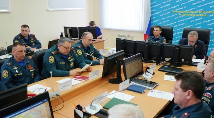 В Алтайском крае обсудили прохождение пожароопасного периода и подготовку к купальному сезону