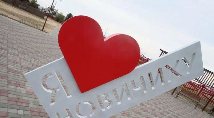 Губернатор Томенко проконтролировал, как в Новичихе ликвидировали последствия урагана