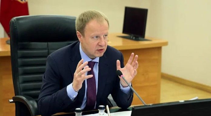 «Идет ритмичная жизнь». Губернатор Томенко проверил бийские заводы и дворы