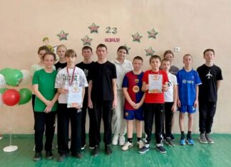 Спортивный дух и мужество: Товарищеская встреча по волейболу в честь Дня защитника Отечества прошла в Ниж-Суетской школе
