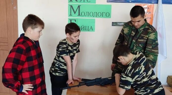 Активисты Первых Суетского района провели курс молодого бойца