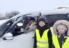 Юные инспекторы движения поздравили женщин-водителей с Весной